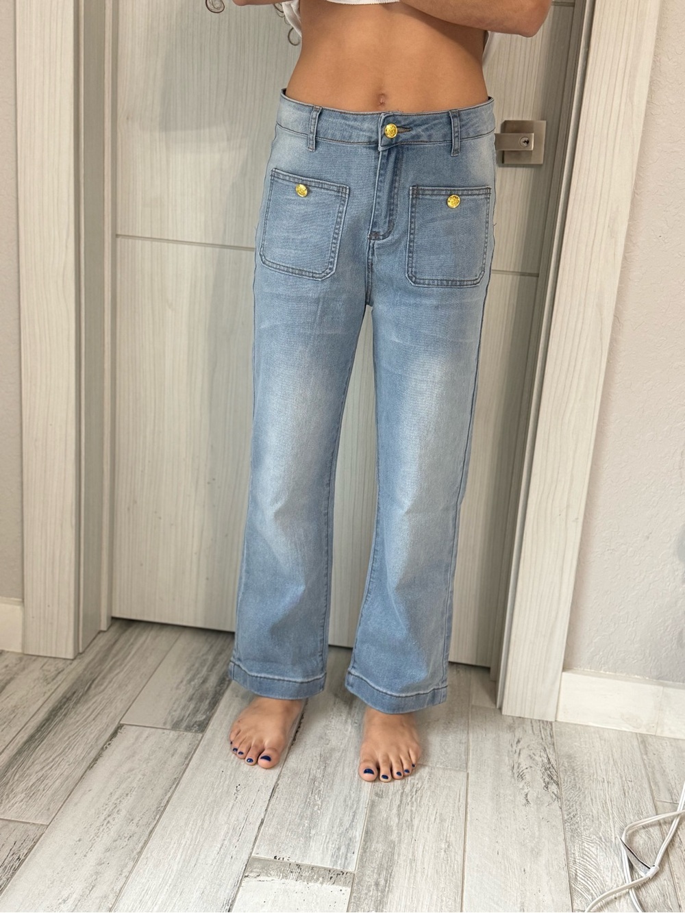 High-Rise Light Blue Straight-Leg Jeans with Front Patch Pockets